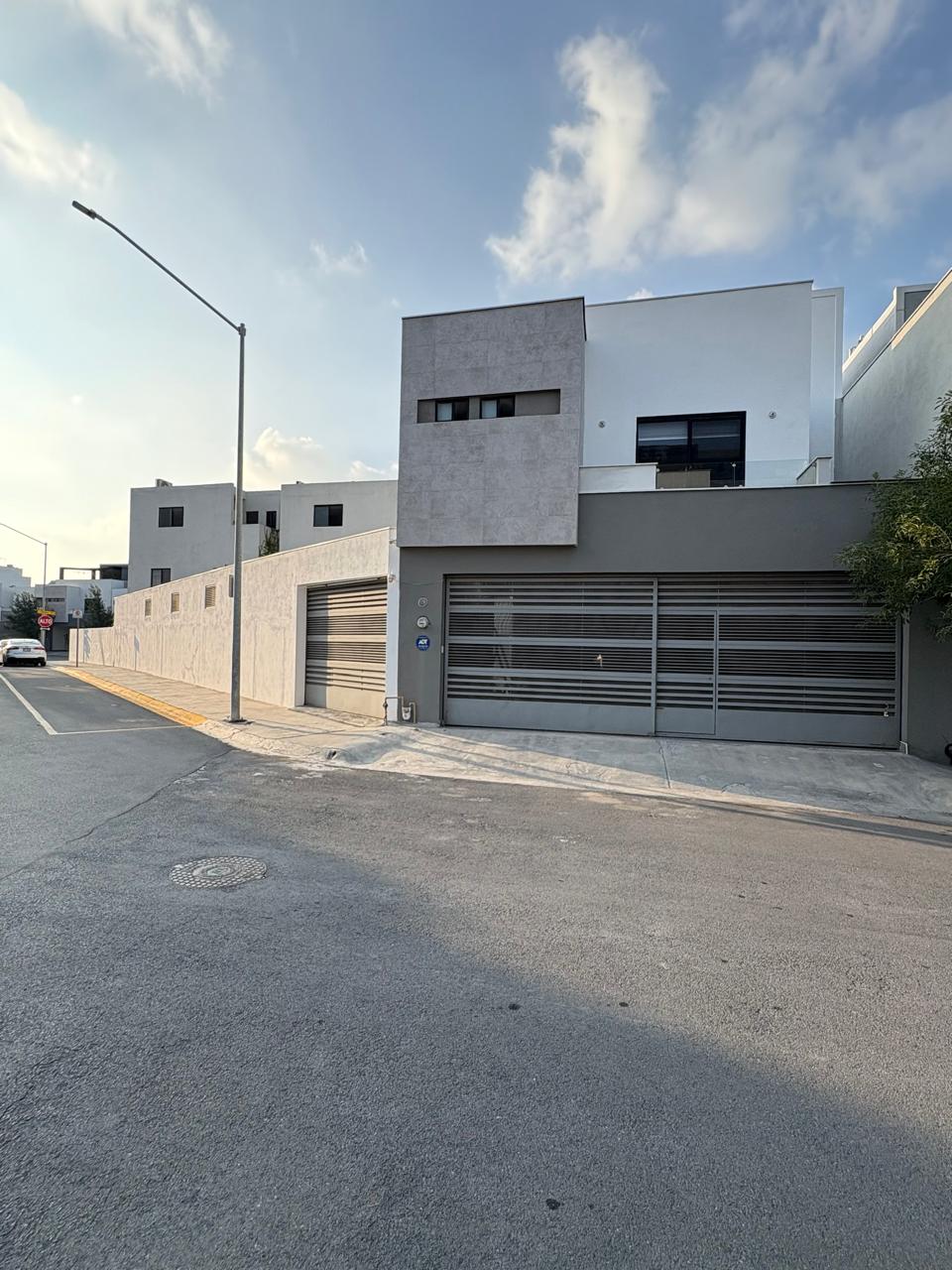 CASA EN VENTA PRIVALIA II