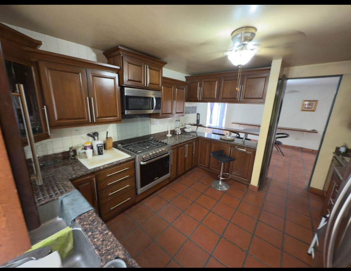 CASA EN VENTA EN CONTRY EN MONTERREY, N.L.