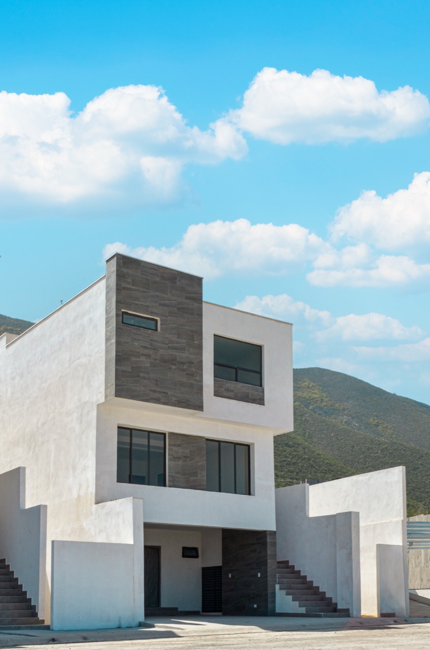 🏡 CASA EN VENTA – ALCAZAR RESIDENCIAL Dominio Cumbres (Arriba de Leones)