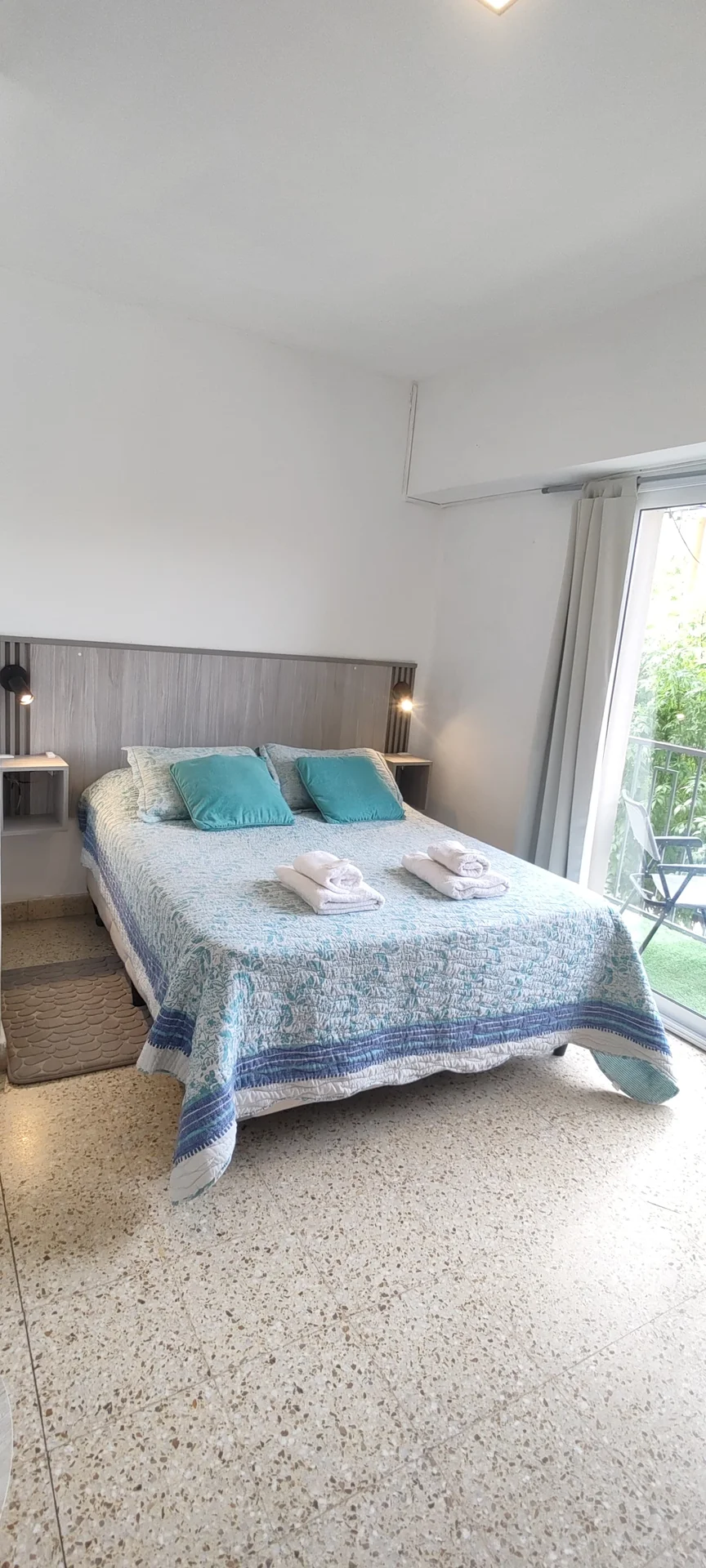 Departamento amoblado en PA con balcón a la calle